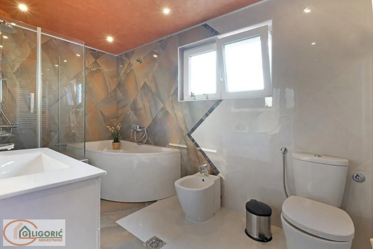 Sale, house, 460m², Arnajevo, Barajevo
