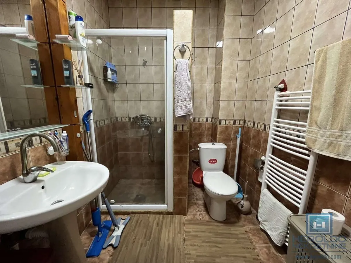 Prodaja, kuća, 400m², Centar, Jagodina