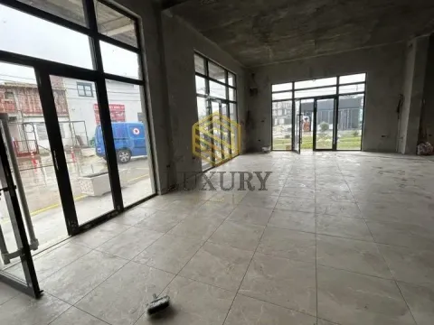 Izdavanje, poslovni prostor, 140m², Tološi, Podgorica - image 4