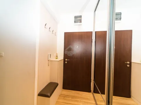 Izdavanje, jednosoban stan, 50m², Pobrežje, Podgorica - image 8