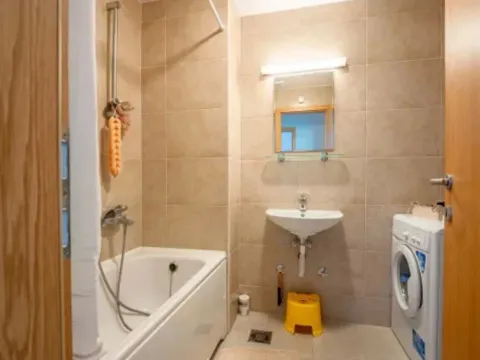 Prodaja, dvosoban stan, 69m², Centar, Bar - image 11