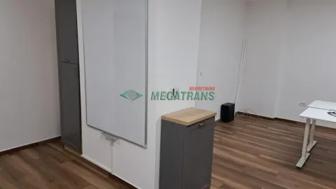Izdavanje, četvorosoban stan, 100m², Centar, Novi Sad - image 2