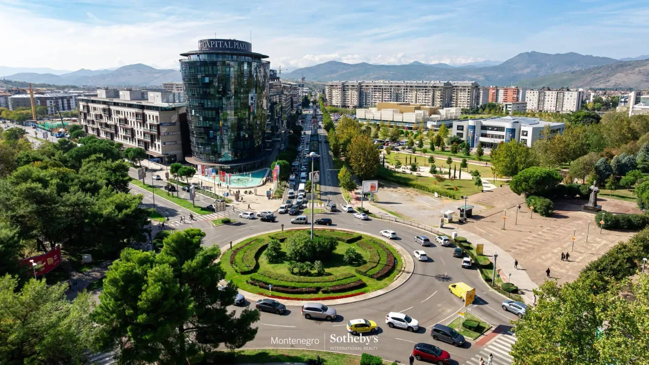Sale, three bedroom apartment, 188m², Kod Capital Plaze, Podgorica