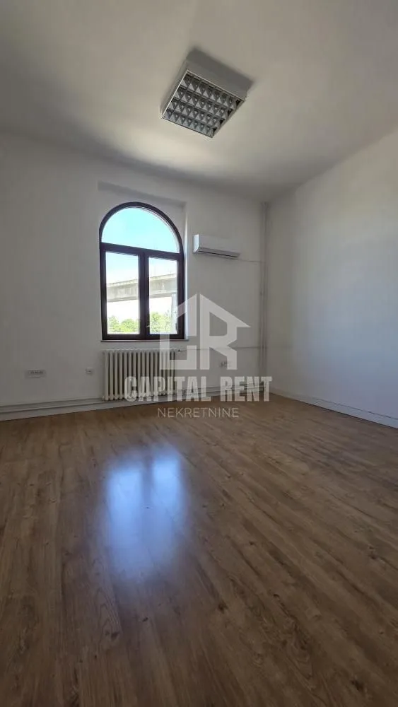 Izdavanje, poslovni prostor, 19m², Senjak, Beograd