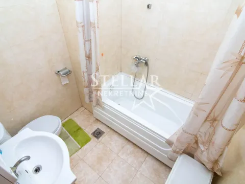 Izdavanje, dvosoban stan, 55m², Stari Aerodrom, Podgorica - image 13