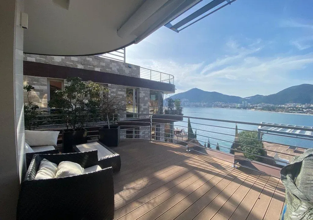 Rent, two bedroom apartment, 150m², Dukley Gardens, Budva