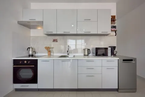 Prodaja, trosoban stan, 55m², Pržno, Budva - image 7