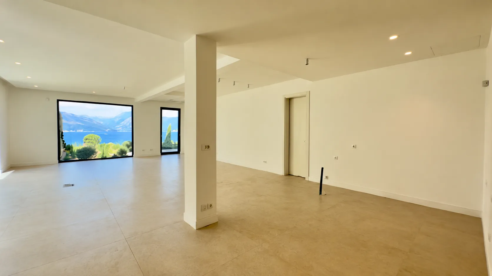 Prodaja, kuća, 350m², Krašići, Tivat
