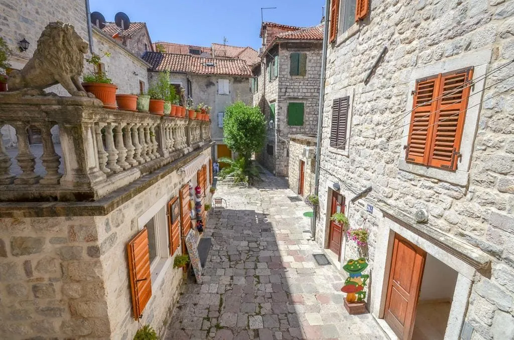 Sale, house, 240m², Kotor, Crna Gora