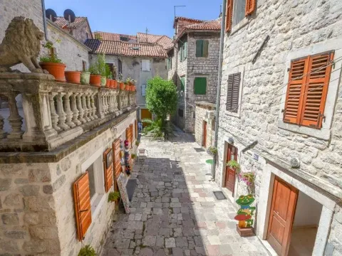 Sale, house, 240m², Kotor, Crna Gora - image 10