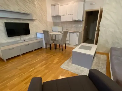 Rent, studio apartment, 29m², Stari Aerodrom, Podgorica