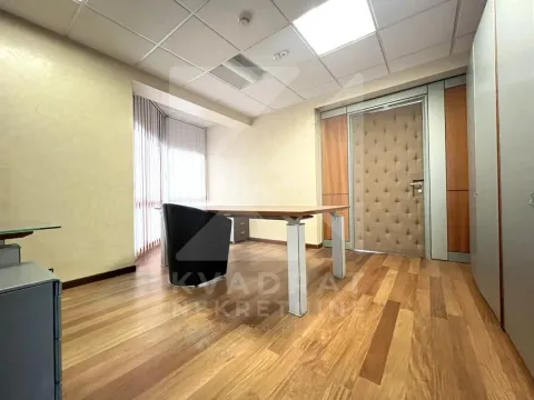 Rent, office space, 412m², Preko Morače, Podgorica - image 13