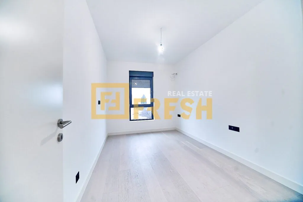 Prodaja, dvosoban stan, 69m², Krivi Most, Podgorica