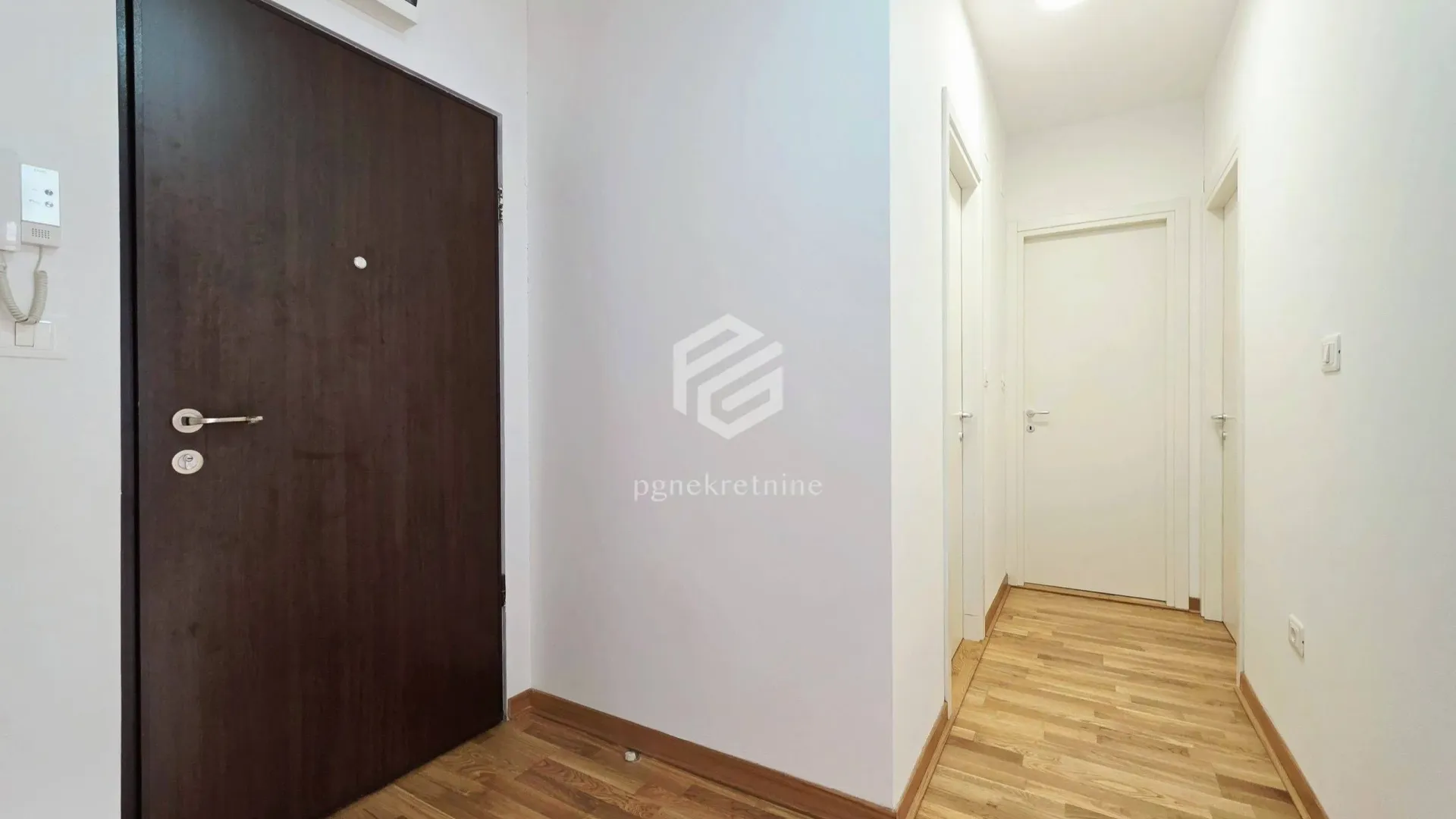 Rent, two bedroom apartment, 64m², City Kej, Podgorica