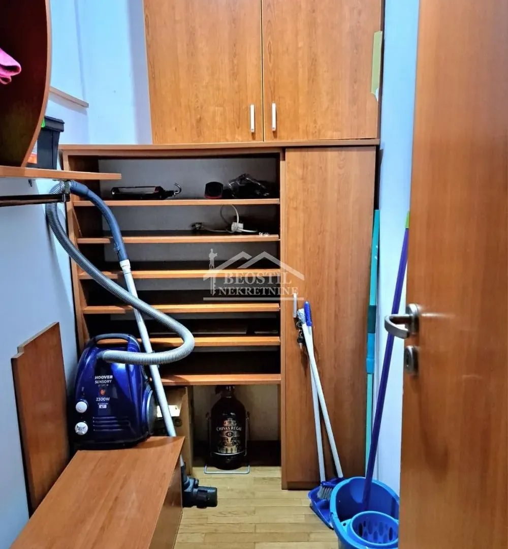 Rent, three bedroom apartment, 81m², Crveni Krst, Beograd