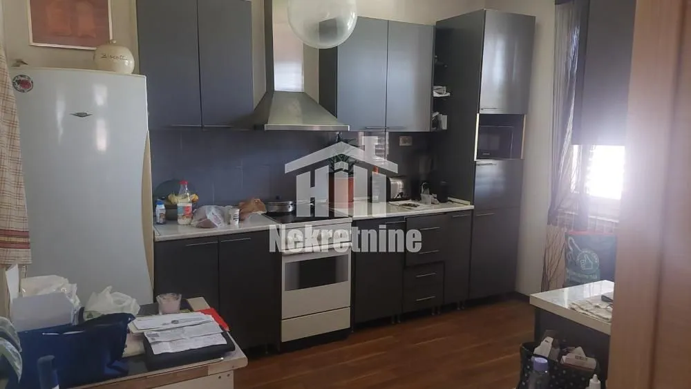Sale, house, 250m², Voždovac Sve Podlokacije, Beograd