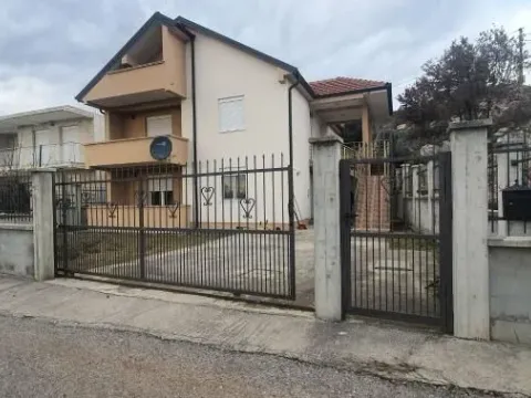Sale, house, 184m², Podgorica, Crna Gora