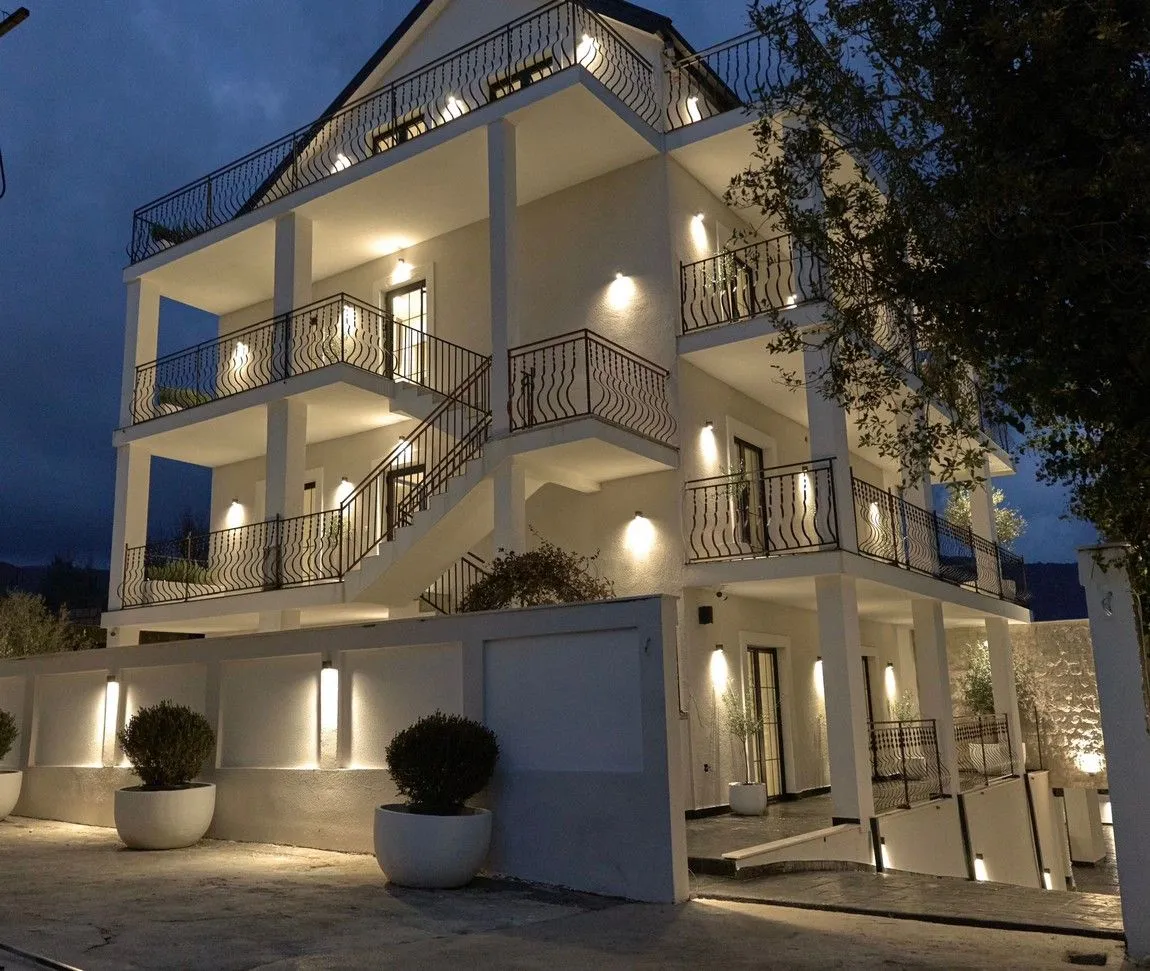 Sale, house, 424m², Tivat, Crna Gora