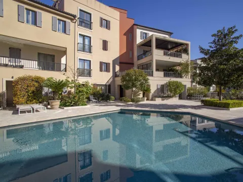 Prodaja, stan, 68m², Tivat, Crna Gora - image 1