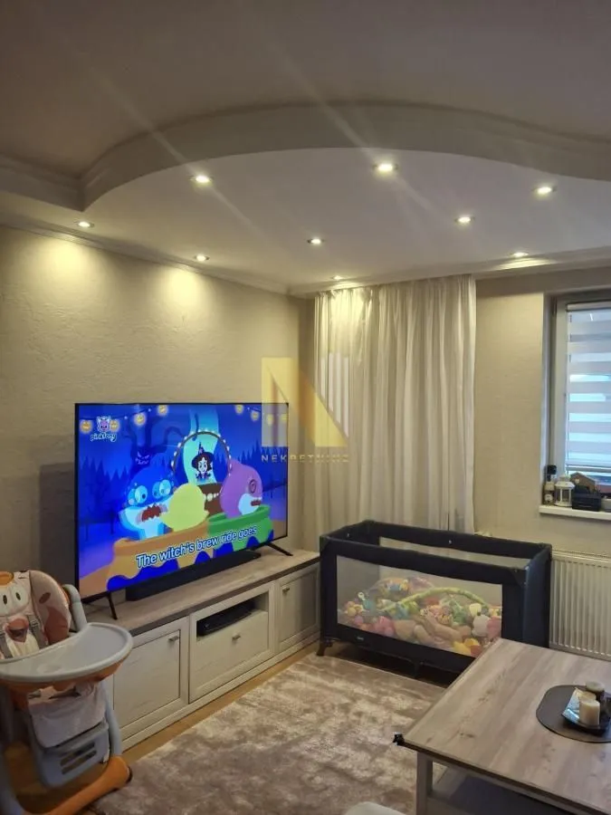 Prodaja, trosoban stan, 93m², Centar, Subotica