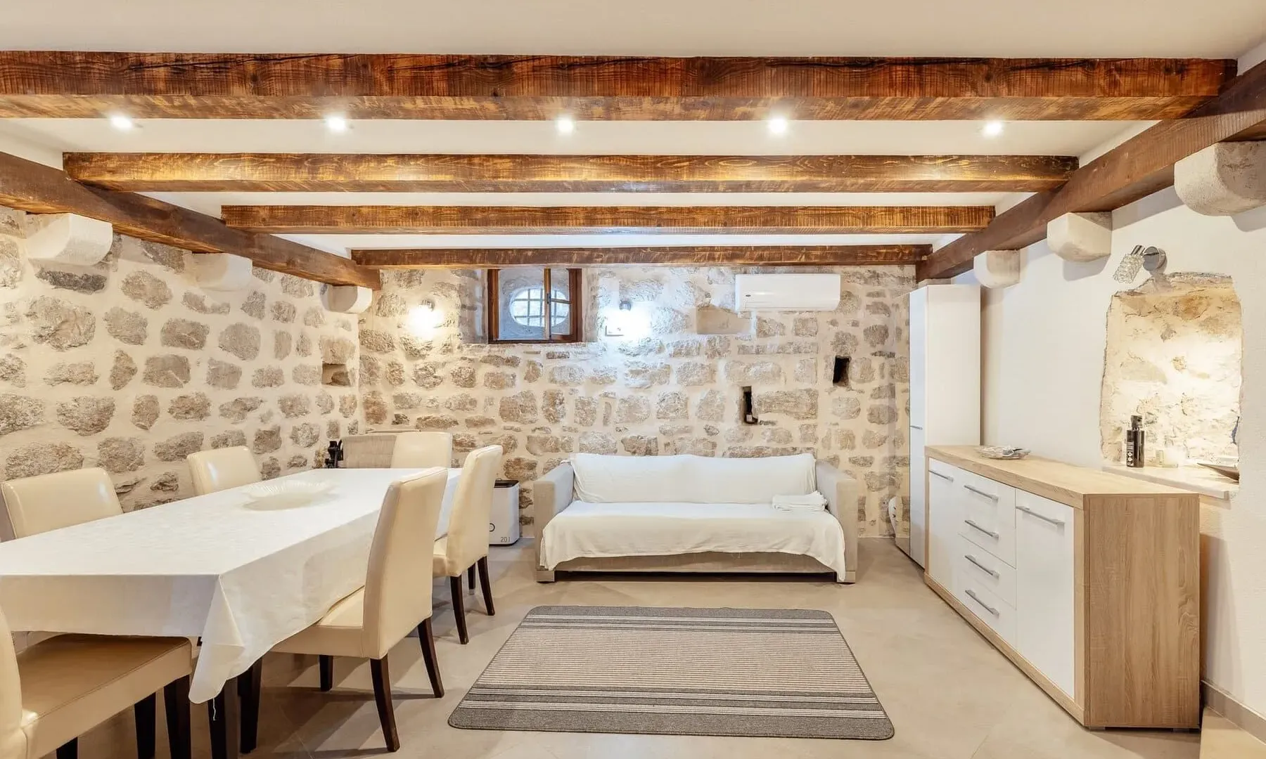 Prodaja, dvosoban stan, 93m², Perast, Kotor
