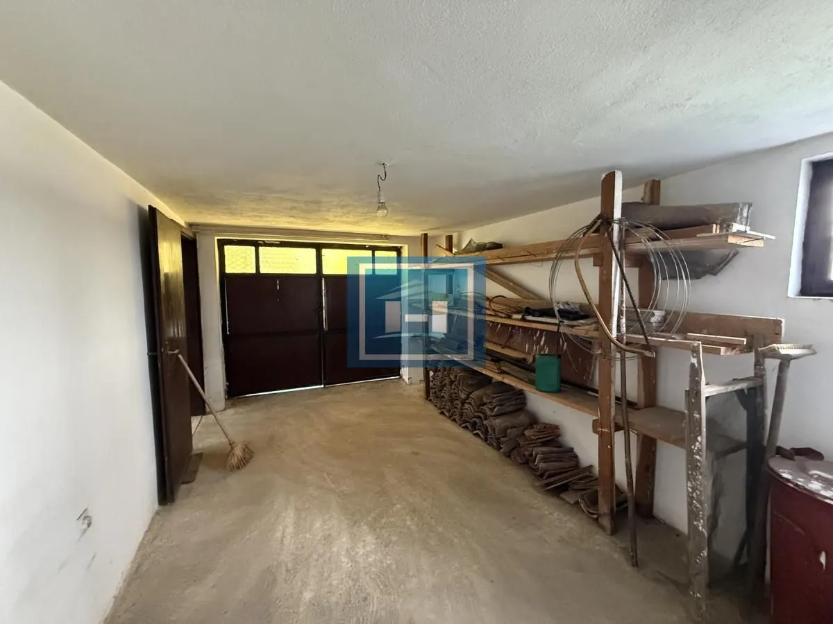 Sale, house, 257m², Strelište, Jagodina