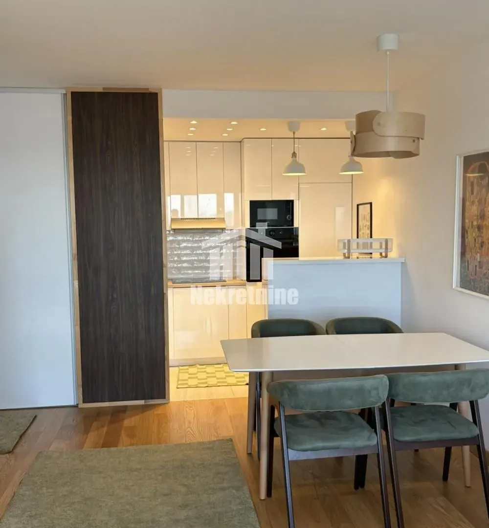Prodaja, trosoban stan, 78m², Novi Beograd Blok 65, Novi Beograd Sve Podlokacije