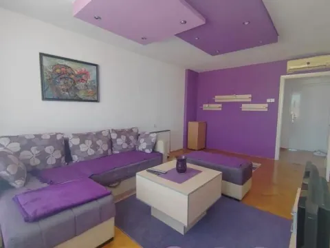 Izdavanje, dvosoban stan, 54m², Medijana, Niš