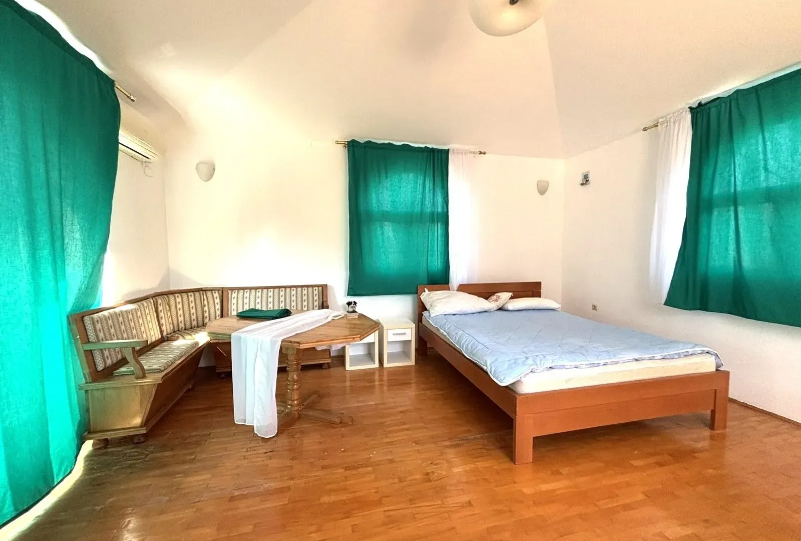 Rent, house, 300m², Zagorič, Podgorica