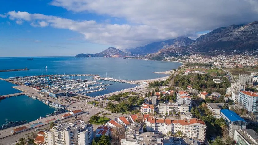 Prodaja, dvosoban stan, 73m², Zeleni Pojas, Bar