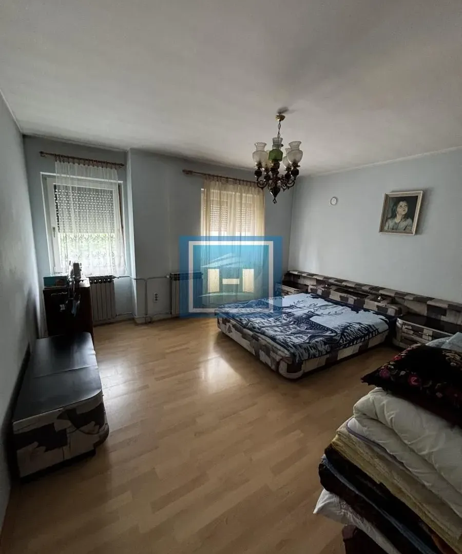 Prodaja, četvorosoban stan, 102m², Strelište, Jagodina