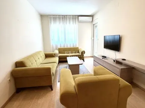 Rent, two bedroom apartment, 72m², City Kvart, Podgorica - image 1