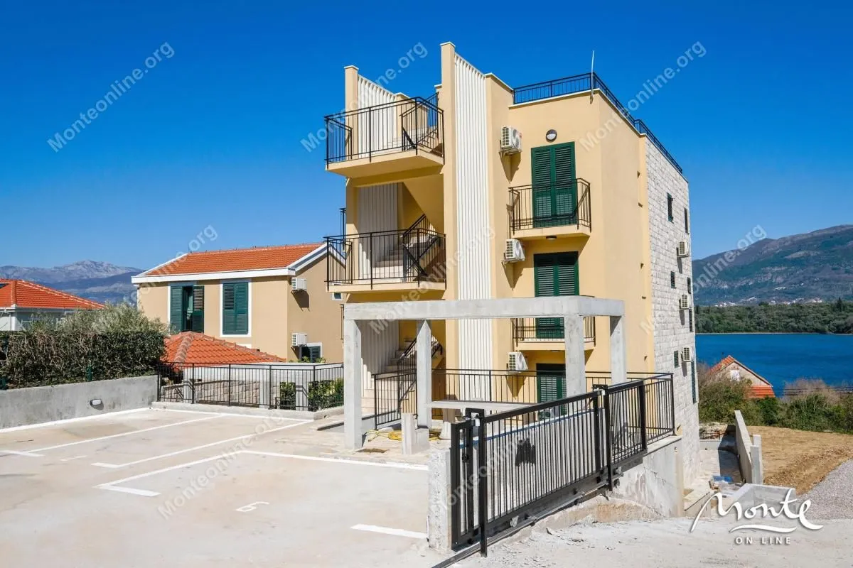 Prodaja, trosoban stan, 96m², Krašići, Tivat