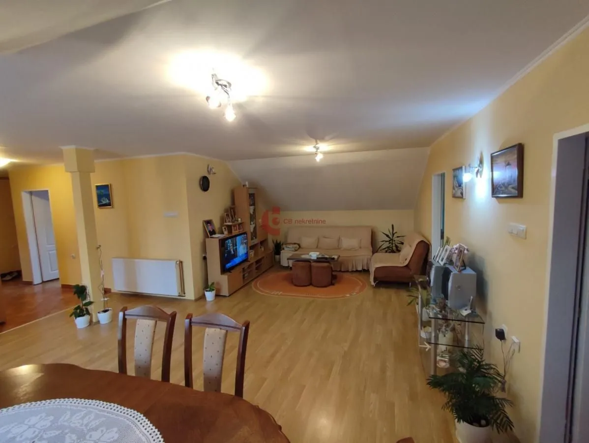 Prodaja, kuća, 224m², Dudova Šuma, Subotica