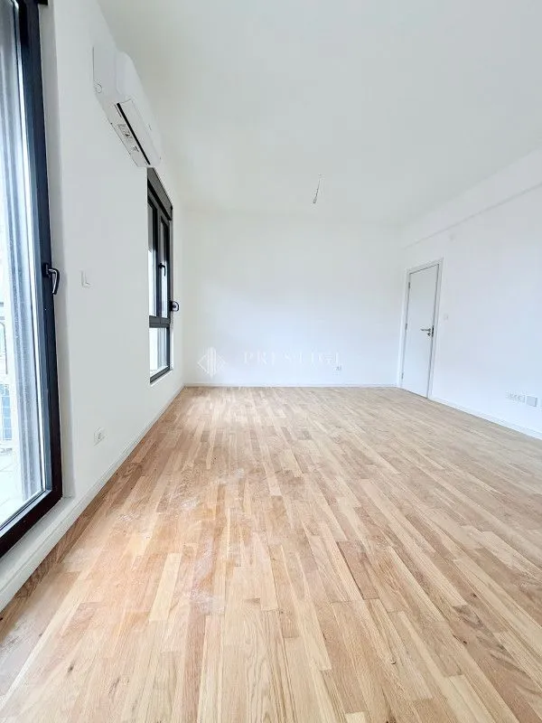Izdavanje, dvosoban stan, 64m², Tološi, Podgorica