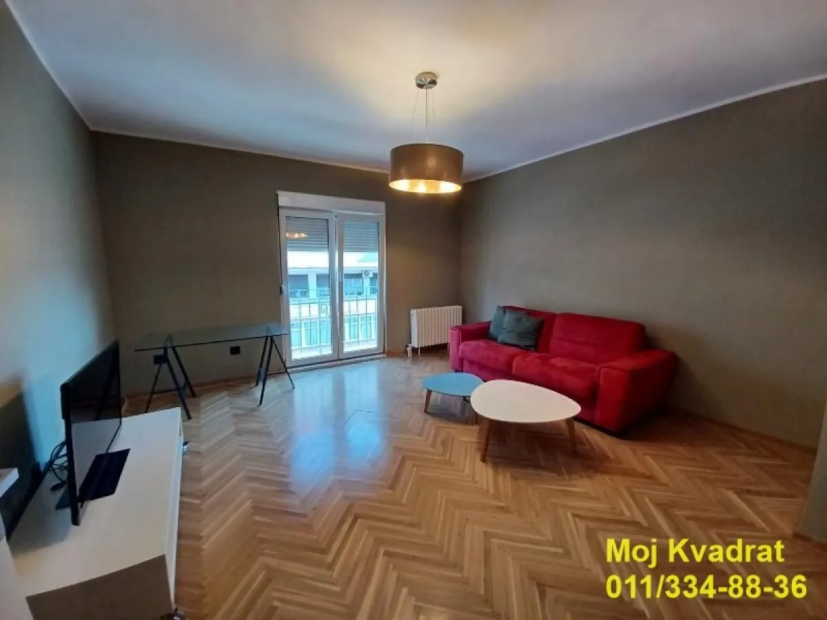 Izdavanje, trosoban stan, 80m², Slavija, Vračar Sve Podlokacije