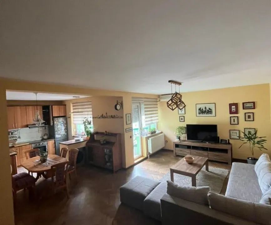 Prodaja, četvorosoban stan, 111m², Grbavica, Novi Sad Sve Podlokacije