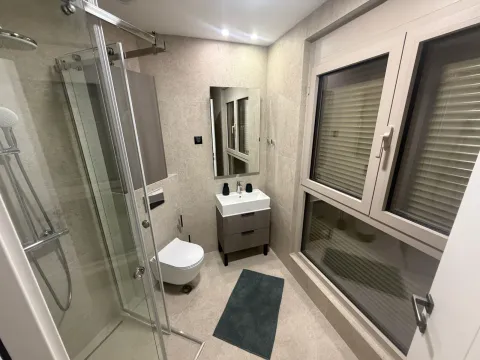 Rent, two bedroom apartment, 72m², Tripovići, Tivat - image 6