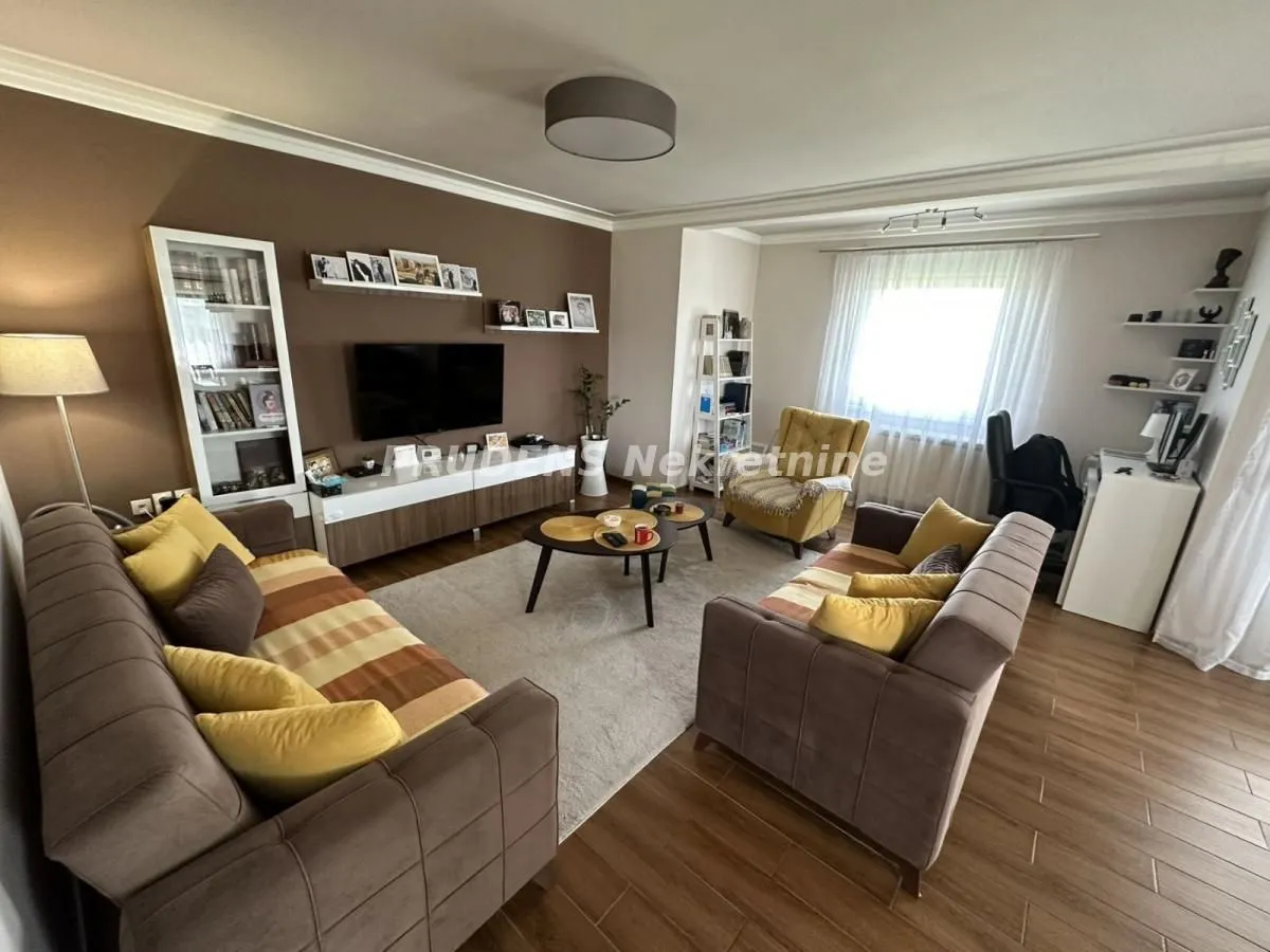 Sale, house, 110m², Dobanovci, Surčin