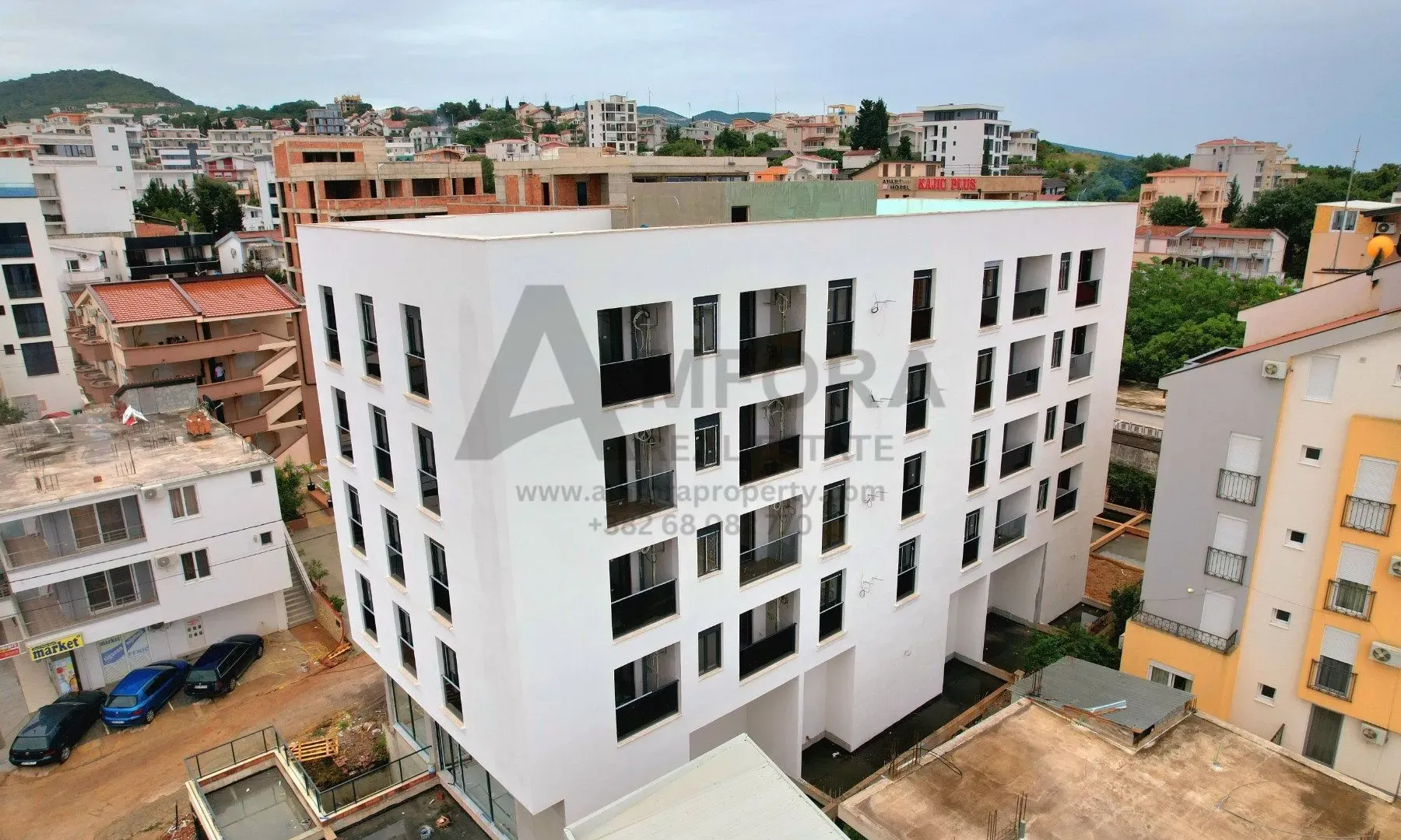 Izdavanje, poslovni prostor, 256m², Dobra Voda, Budva