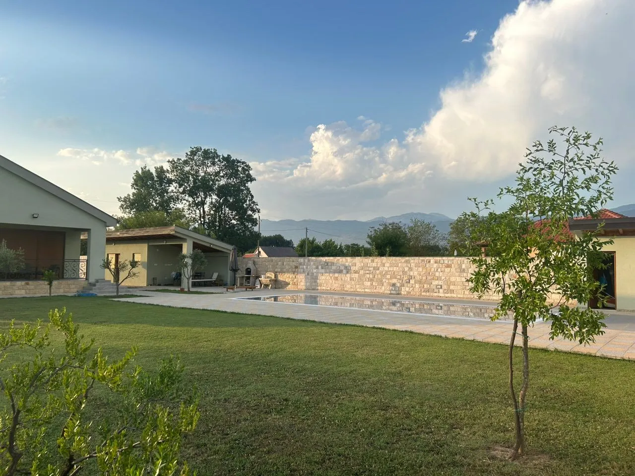 Rent, house, 220m², Ćurilac, Danilovgrad