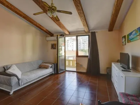 Izdavanje, dvosoban stan, 65m², Sutomore, Bar - image 11