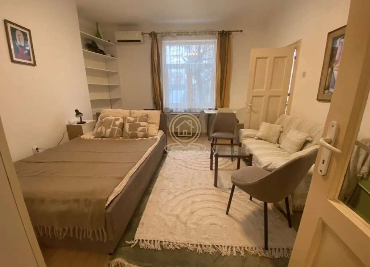 Izdavanje, jednosoban stan, 28m², Stari Grad, Beograd