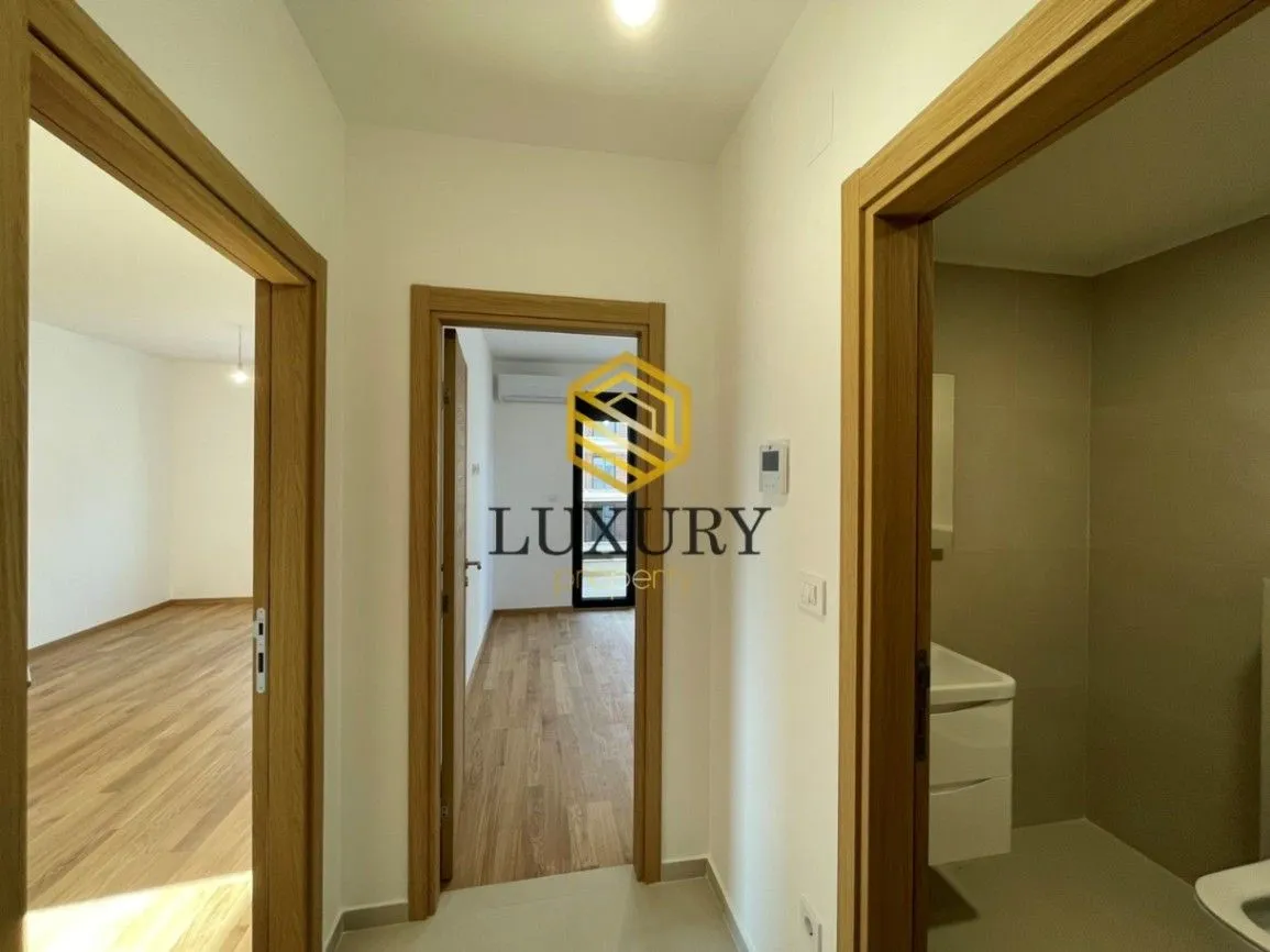 Rent, office space, 47m², City Kvart, Podgorica