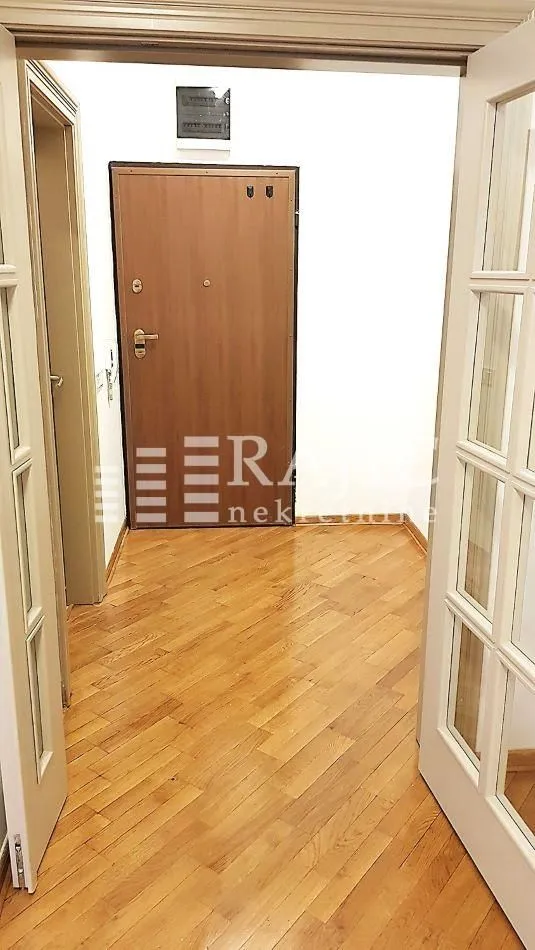 Izdavanje, dvosoban stan, 45m², Vračar Centar, Vračar Sve Podlokacije
