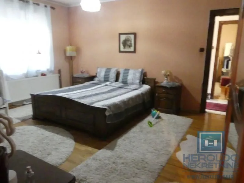 Prodaja, kuća, 380m², Pivara, Jagodina