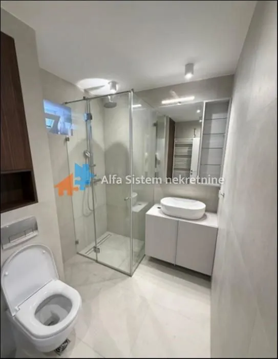 Izdavanje, četvorosoban stan, 90m², Bezanijska Kosa 2, Bežanijska Kosa Sve Podlokacije