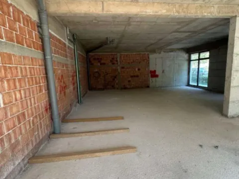 Izdavanje, poslovni prostor, 200m², Stari Aerodrom, Podgorica - image 6