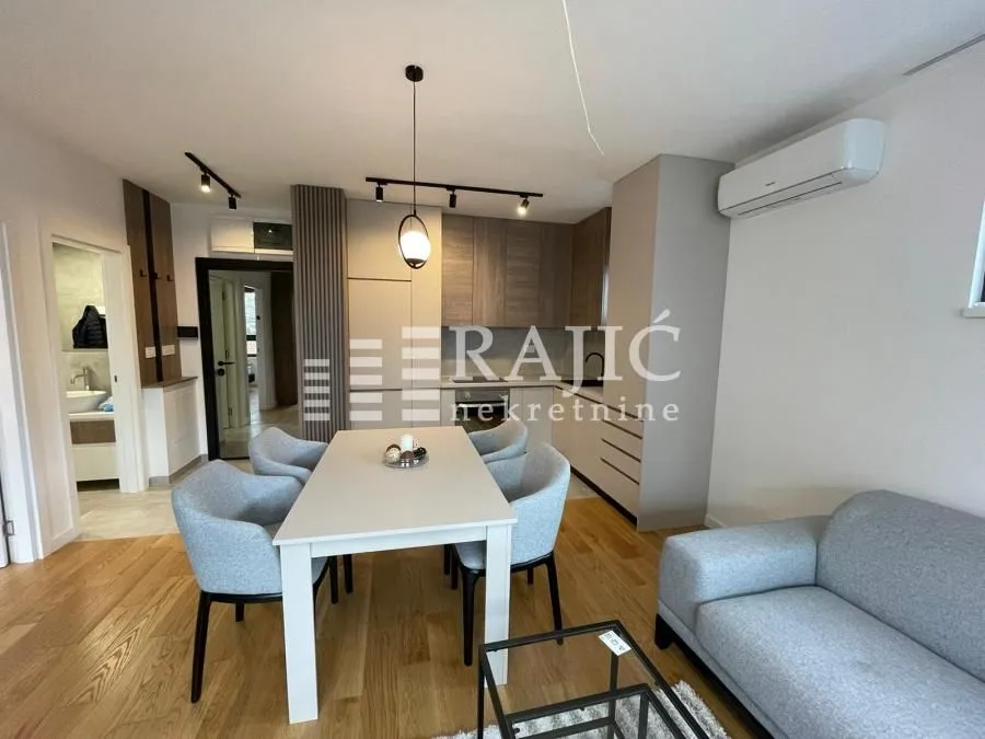 Rent, two bedroom apartment, 50m², Vračar Sve Podlokacije, Beograd