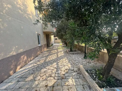 Prodaja, jednosoban stan, 60m², Zagorič, Podgorica - image 11